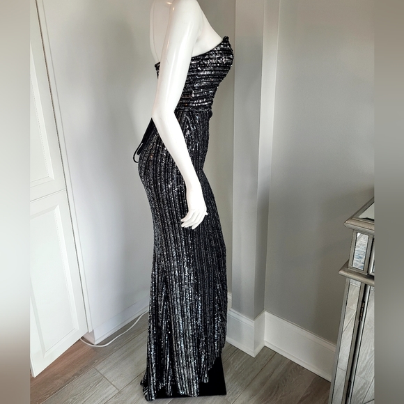 Black and silver sequin gown - Picture 9 of 14